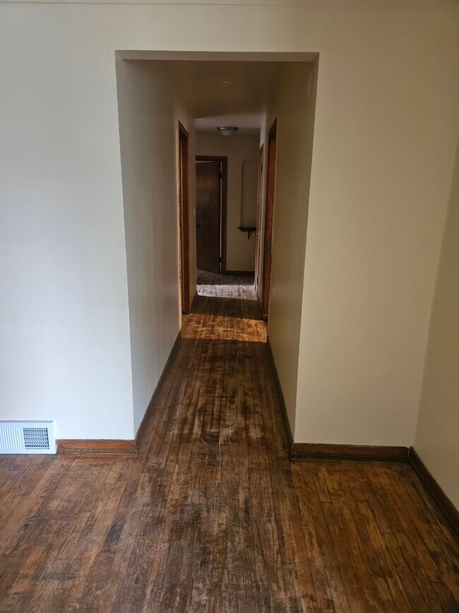 6720 Edgeton St, Hamtramck, MI 48212 House Rental in Hamtramck, MI