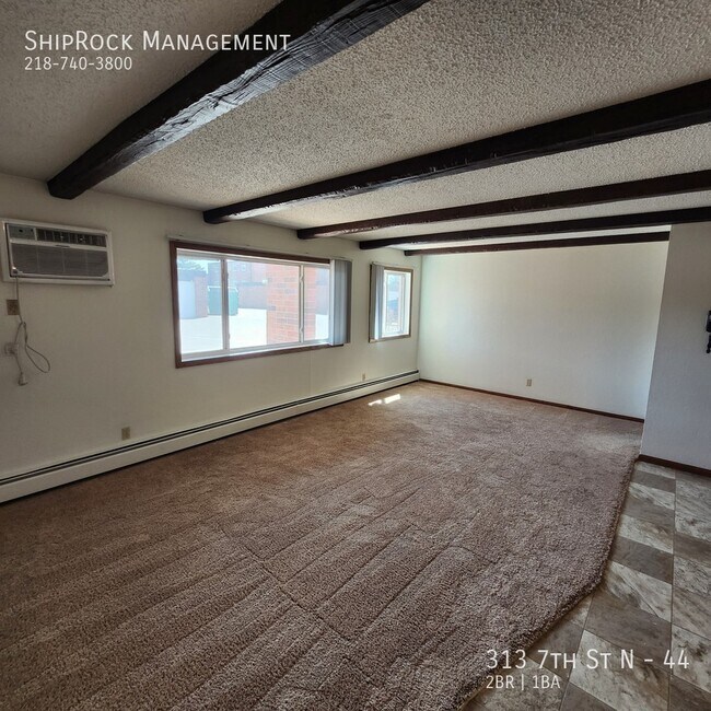 Foto del edificio - 313 7th St N