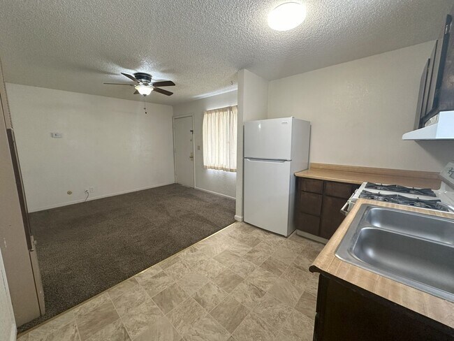 Foto del edificio - 2 Bed 1 Bath Apartment