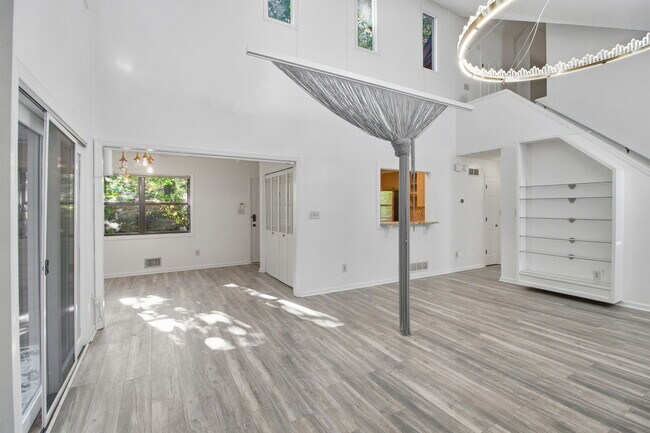 Foto del edificio - 2459 Clairmont Rd NE