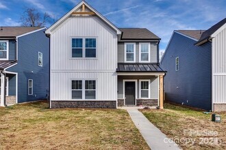 Building Photo - 1233 Eastway Dr