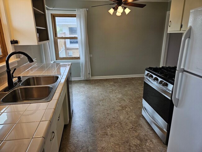 Foto del edificio - 5816 Superior St