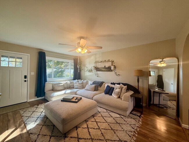 Foto del edificio - 1335 Greenleaf Rd