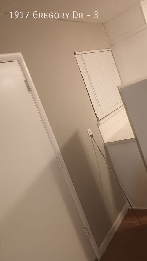 Building Photo - 1917 Gregory Dr