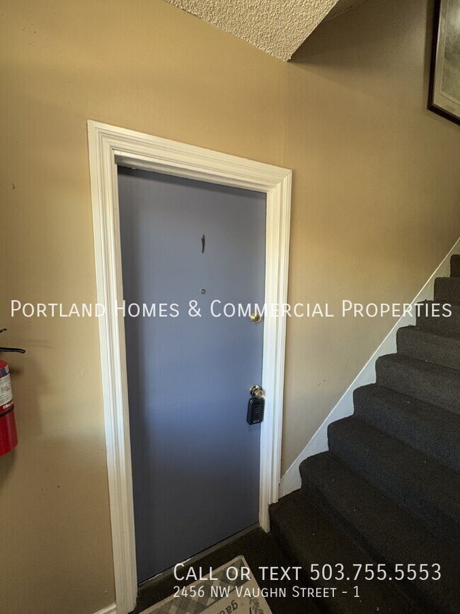 Foto del edificio - 2456 NW Vaughn St