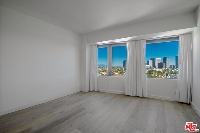 Foto del edificio - 10520 Wilshire Blvd
