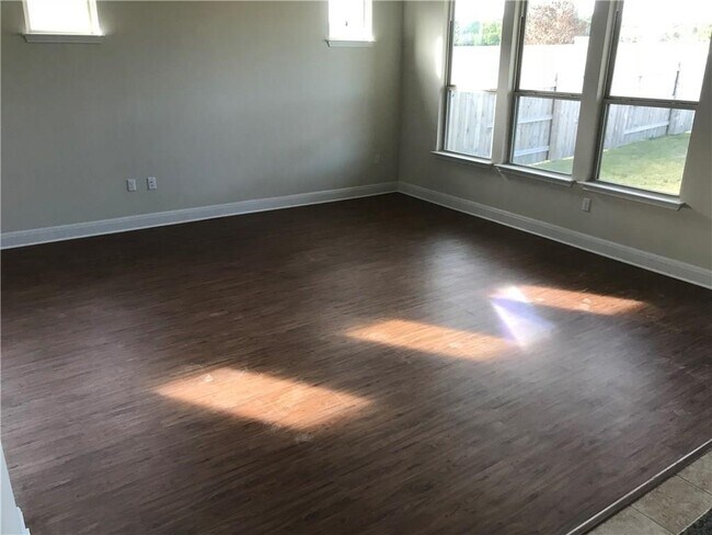 Foto del edificio - 9404 Hunter Ln