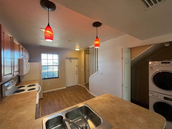 Building Photo - 26366 Nadir Rd