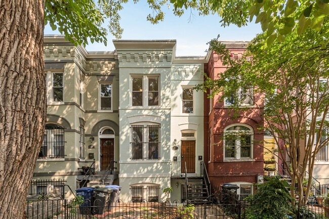 Foto del edificio - 1037 5th St NE