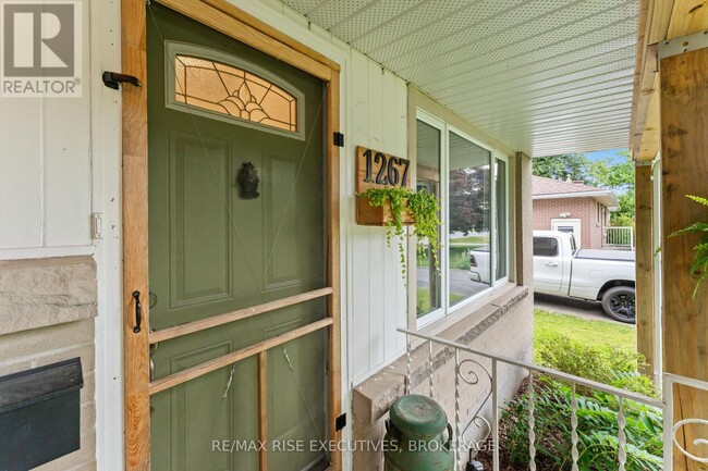 Photo du bâtiment - 1267 Leyton Ave