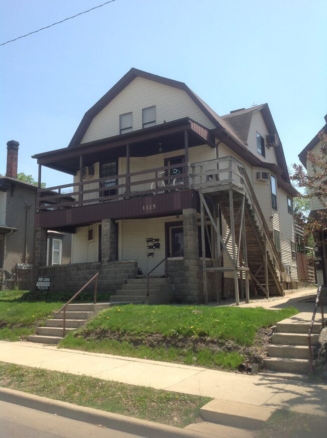 Building Photo - 1115 Main St