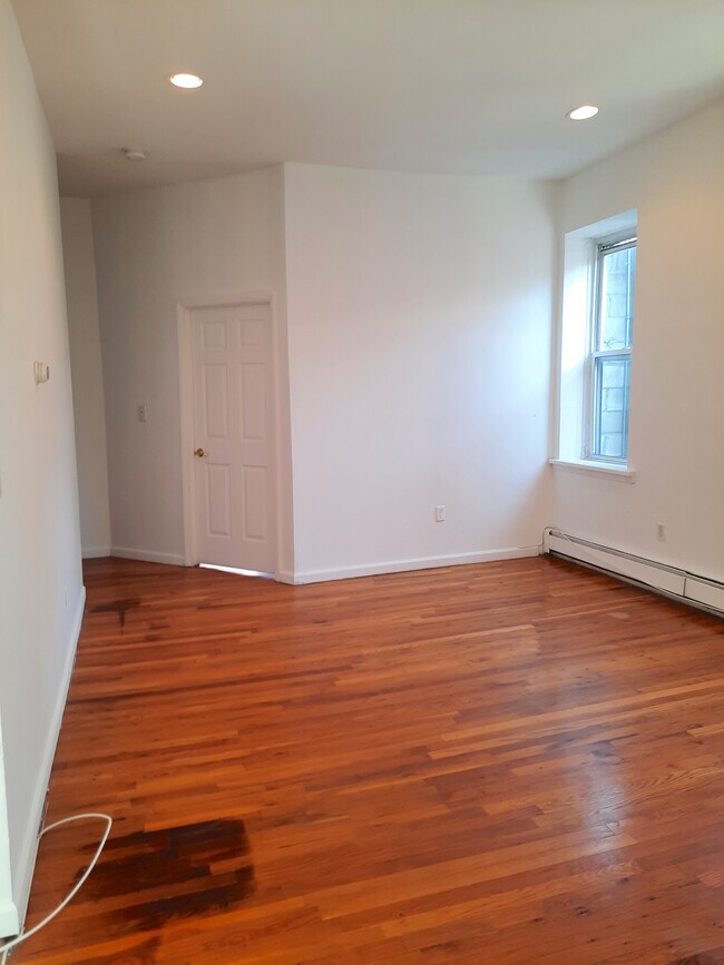 Living room - 53 Bright St