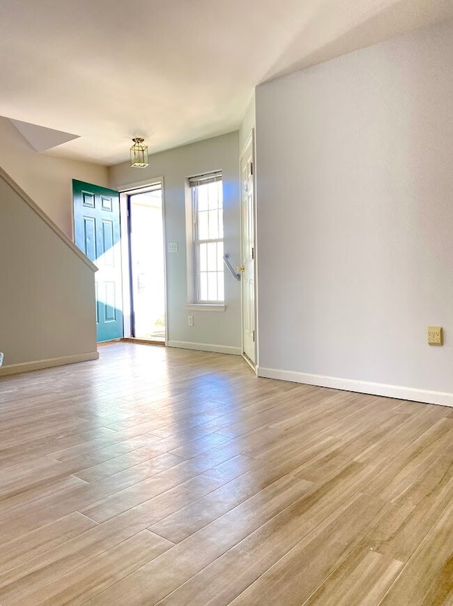 Living Room & Entry - 24 Sandstone Ct