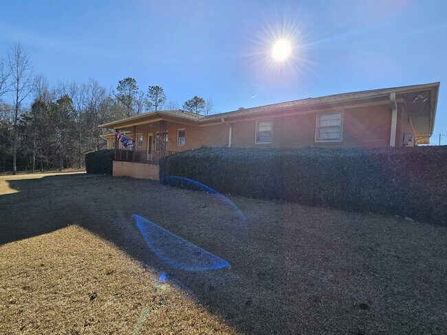 Building Photo - 1070 Hanging Rock Rd