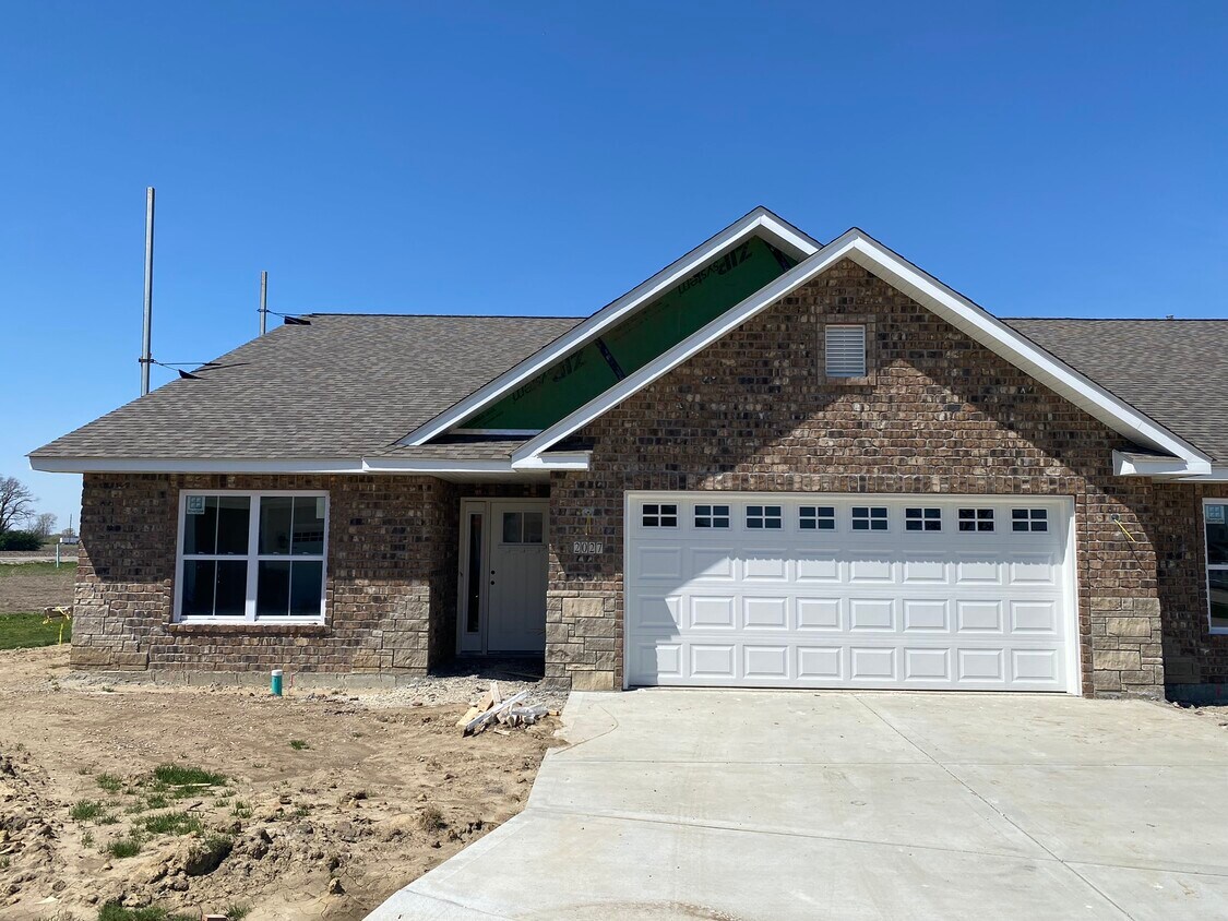 Foto principal - 2025 Serenade Ln