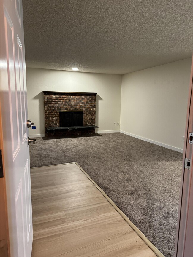 Building Photo - 3252 SE Goldmaur Ct