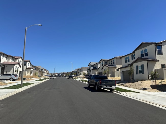 Foto del edificio - 24392 Calle La Roca