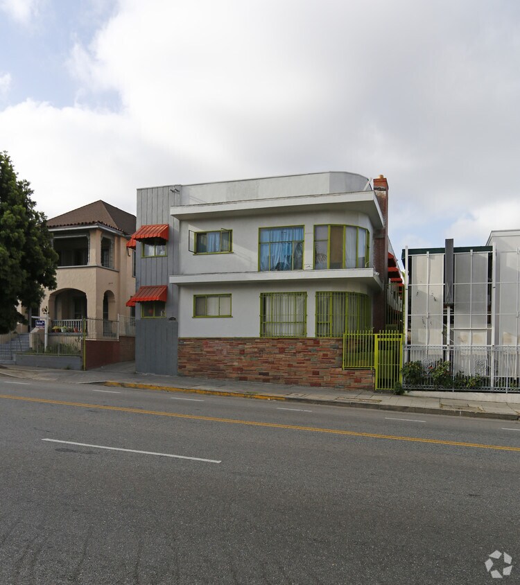 Foto del edificio - 2786 W 8th St