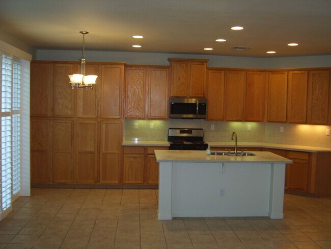 Foto del edificio - Lovely home, gardener, some utilities included