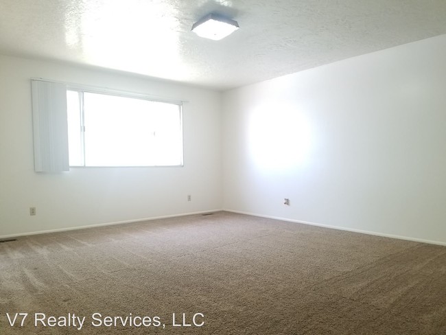 Building Photo - 3428 S Riviera Dr