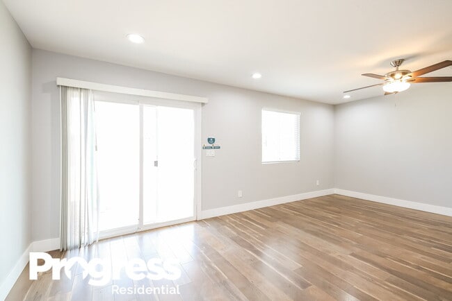 Building Photo - 4737 S 38th Dr