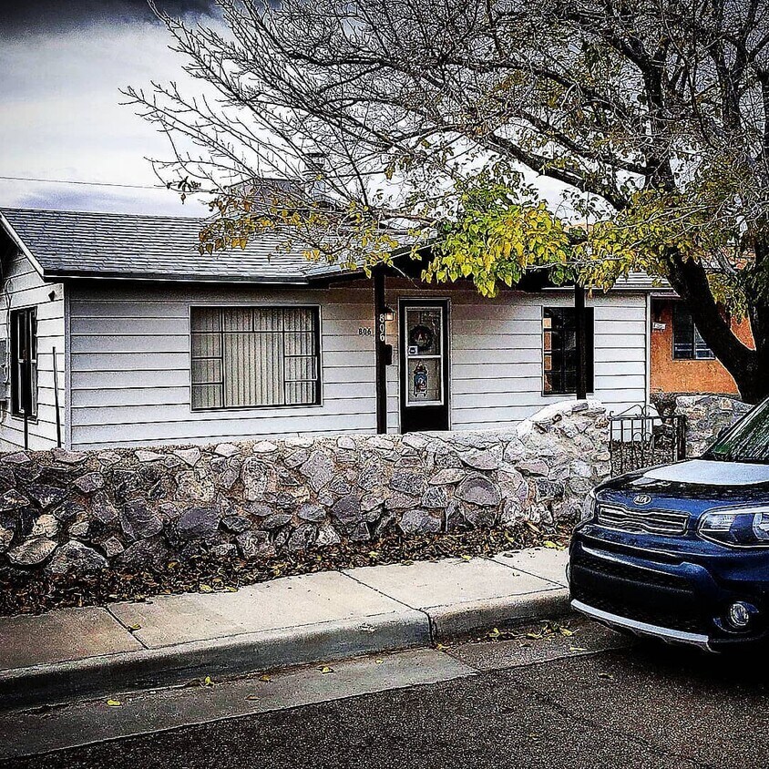 806 S Espanola St, Las Cruces, NM 88001 House Rental in Las Cruces