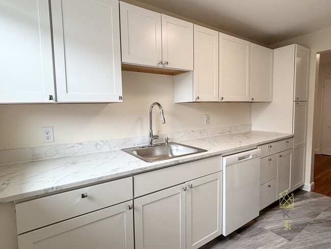 Building Photo - 47 Broadway