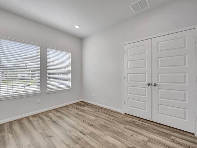 Foto del edificio - 6919 Ventura Dr