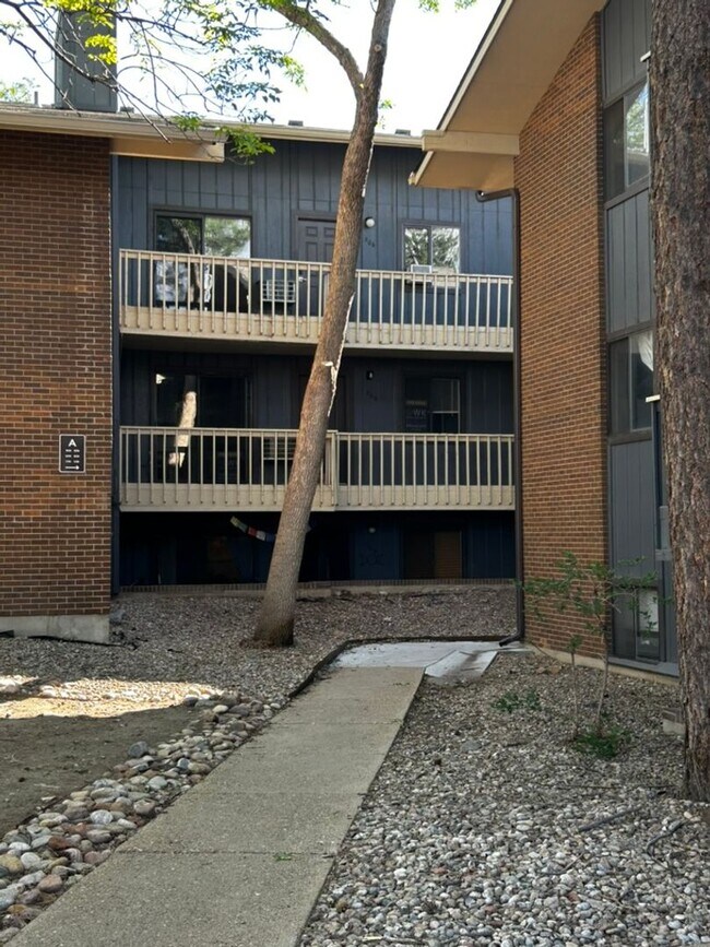 Building Photo - North Boulder Top Floor Condo