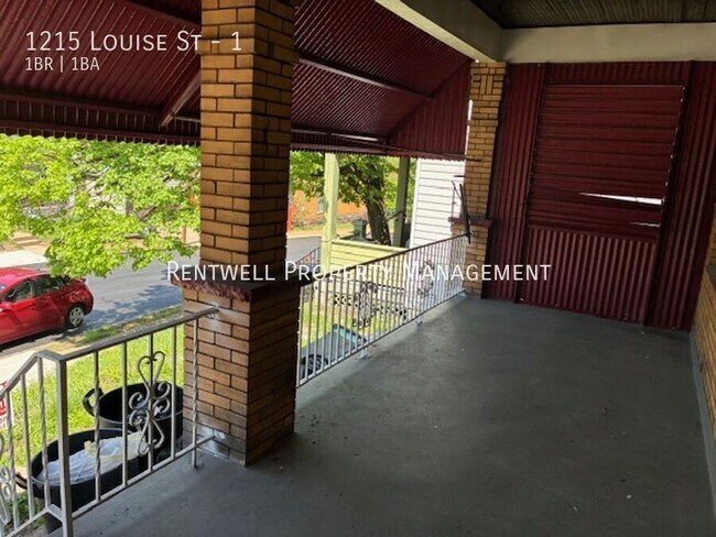 Foto del edificio - 1215 Louise St