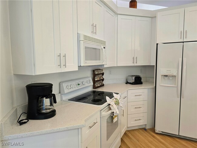 Foto del edificio - 3032 SW 10th Ave