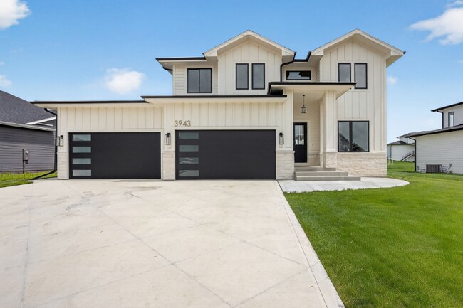 Foto del edificio - 3943 NW 181st St