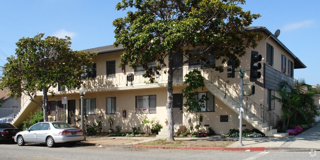 Building Photo - 10878 Venice Blvd