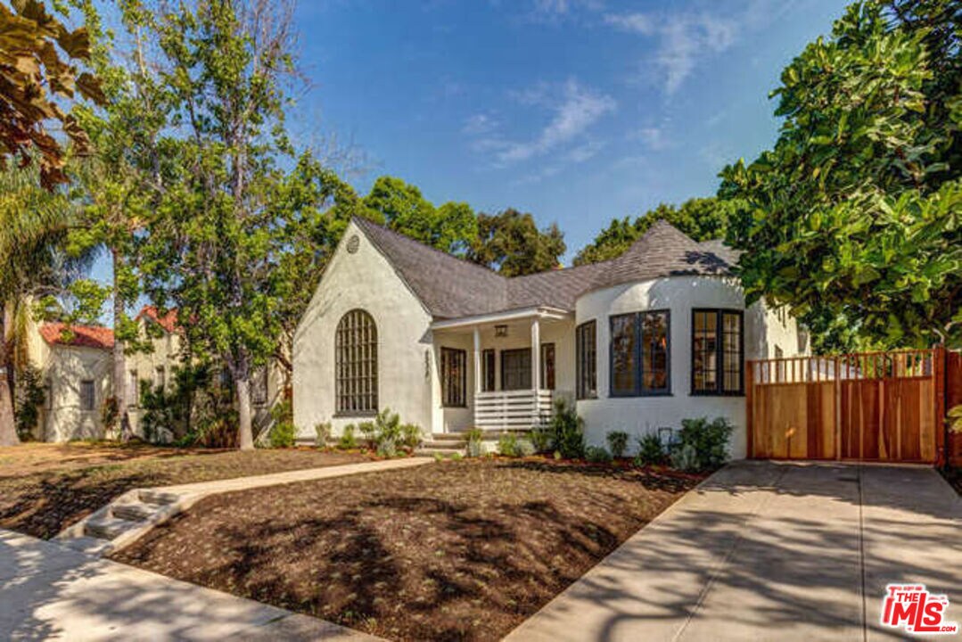 Foto principal - 6533 Hayes Dr