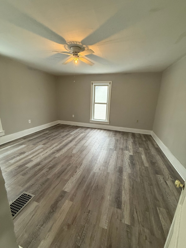 Building Photo - 831 S Lawn Ave