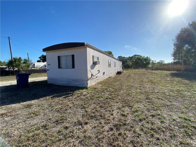 Foto del edificio - 7877 Suncoast Dr