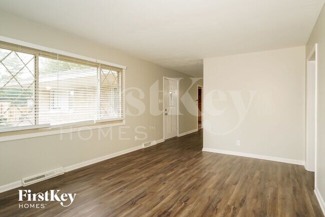 Foto del edificio - 7943 Singleton St