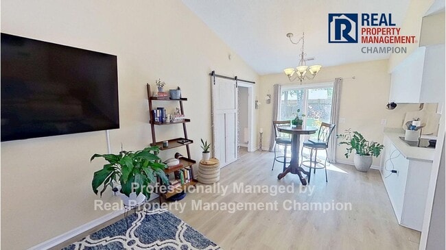 Building Photo - Updated 3 BD/2 BA Plus Office with Attache...