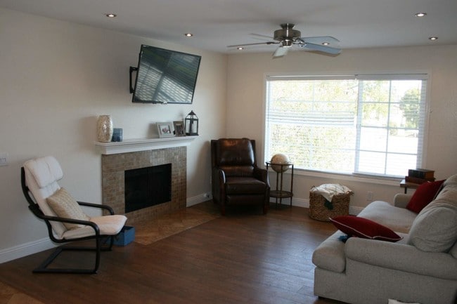 Building Photo - 33 Oxford