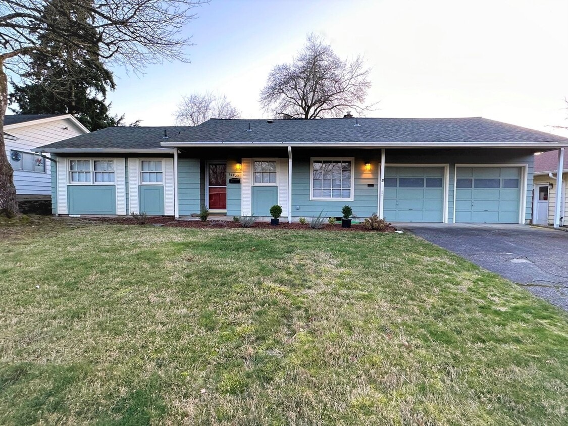 Photo - 12820 SW Glenhaven Street ~ Beautifully Refreshed, Classic Single-level Home