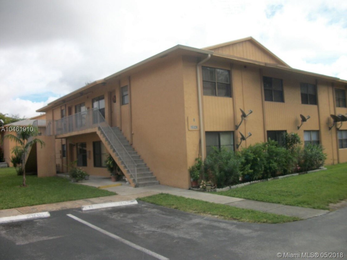 Primary Photo - 15328 SW 72nd St
