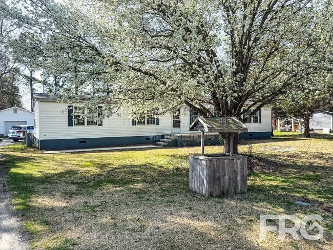 Photo - 2057 Oakley Rd House