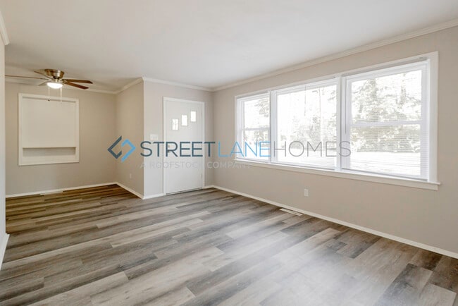 Building Photo - NOW OFFERING HALF OFF THE FIRST FULL MONTH...