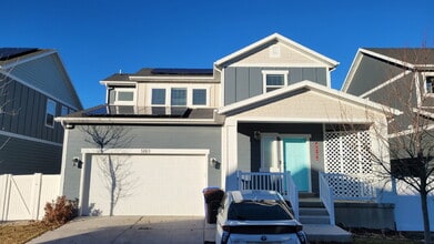 Building Photo - 5163 E Sequoia Way