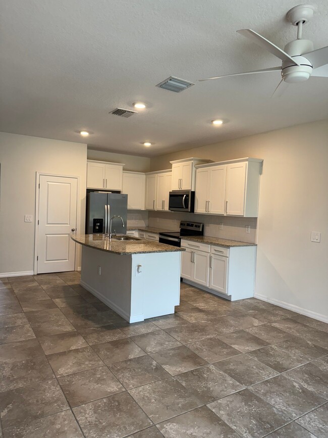 Building Photo - 6637 Serenity Fall Ln