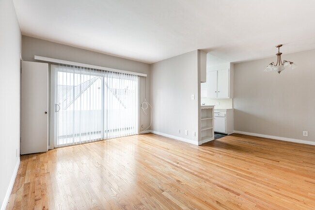 Foto del edificio - 1051 S Cochran Ave