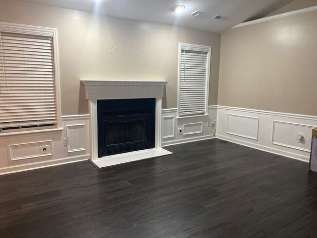 Building Photo - 3911 Landover Dr