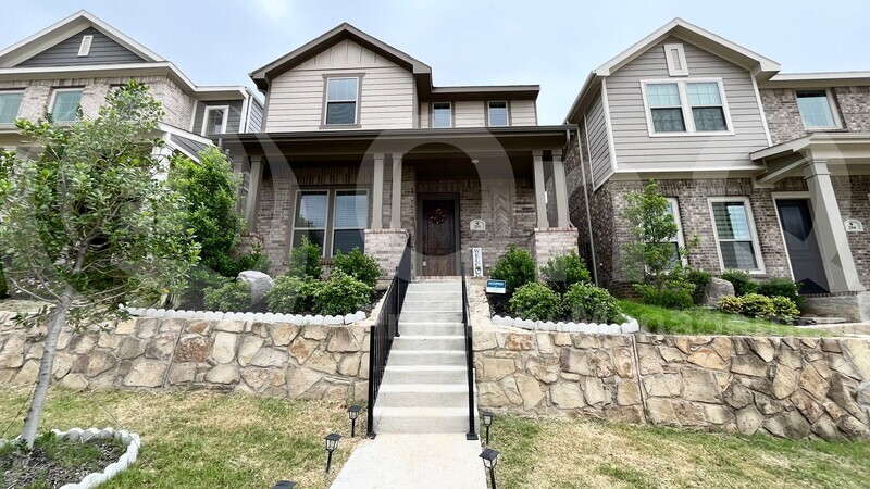 Primary Photo - 208 Glenview Ave