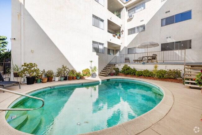 Piscina - 11810 Mayfield Ave