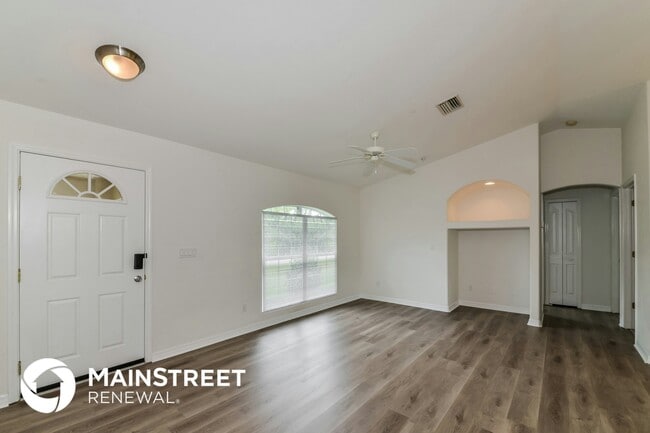 Building Photo - 3259 Toluca Terrace